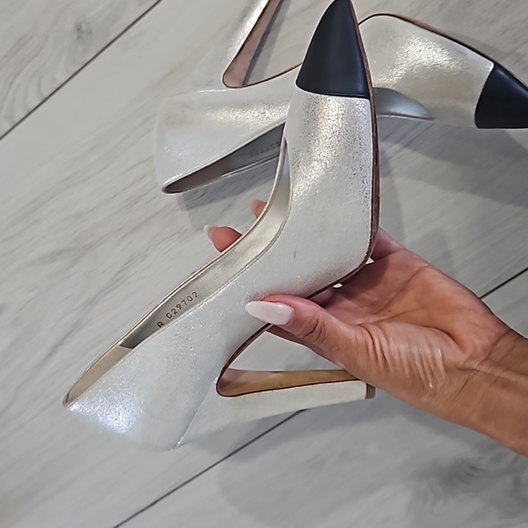 Two tone chanel pumps - Picture 3 of 4